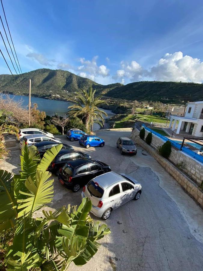 Olgas Villa Agia Marina  Exterior photo